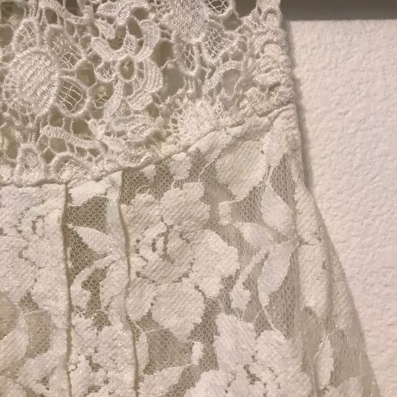 Abercrombie and Fitch White Laced Top - S - Picture 3 of 3